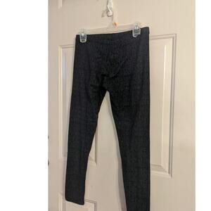 Athleta Medium Black/Grey Herringbone Pattern Leggings Capri Medium